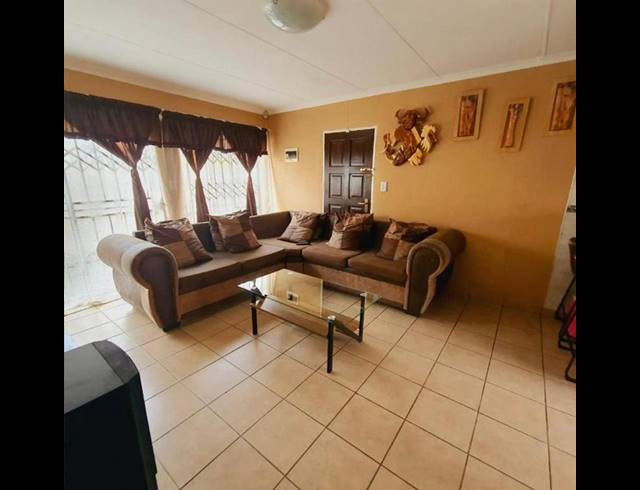 3 BEDROOM HOUSE FOR SALE IN AMANDASIG